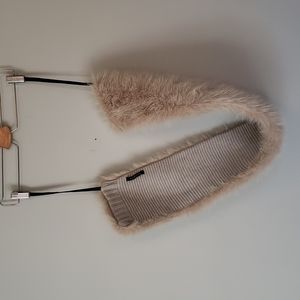 Banana Republic Beige Knit Fur-Trimmed Scarf